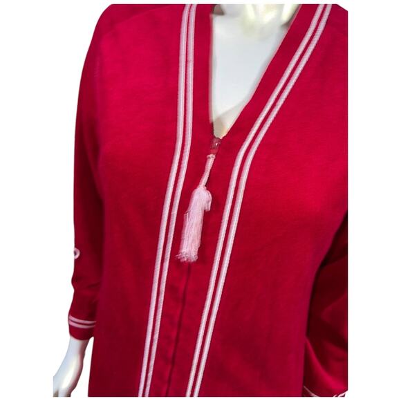 Vintage 1970s Evelyn Pearson Red Polyester Long Robe/House Dress with White Trim - Picture 9 of 16